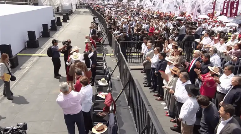 “No hay mensaje” en acomodo de morenistas en evento del Zócalo: Sheinbaum