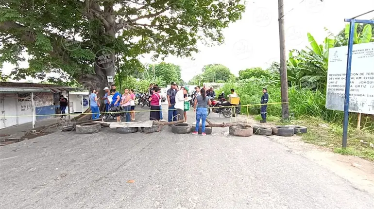 Tras casi seis horas de bloqueo en La Isla-Reforma delegados alcanzan acuerdo y liberan vía