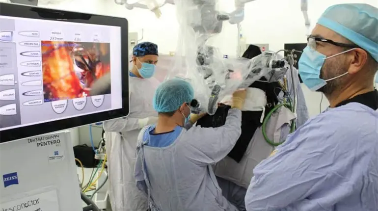 “Tras 8 años de dolor, volví a la felicidad”: Paciente de cirugía de micro descompresión vascular del Juan Graham
