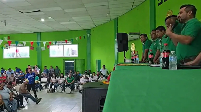 Reaparecen cañeros en asamblea tras ser liberados