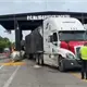 Tráiler derriba caseta de cobro en Puente Zacatal en CD del Carmen