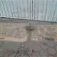 Dejan cartulinas con amenazas afuera de escuela en Comalcalco