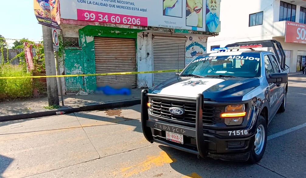 Muere hombre en situación de calle frente a la Fuente del Chorro en Atasta