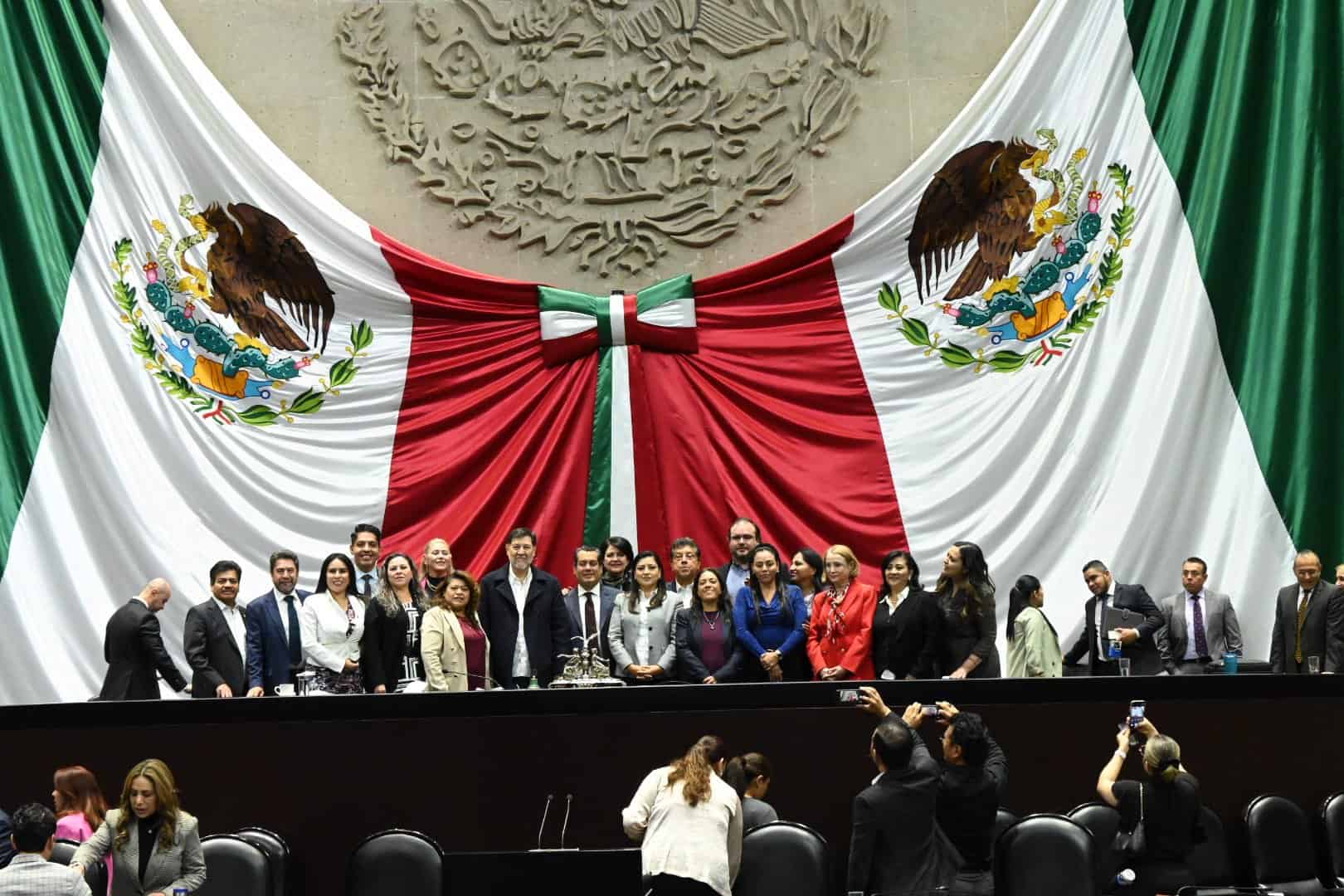 Senadores donarían parte de su sueldo para afectados por lluvias e instalarán centro de acopio