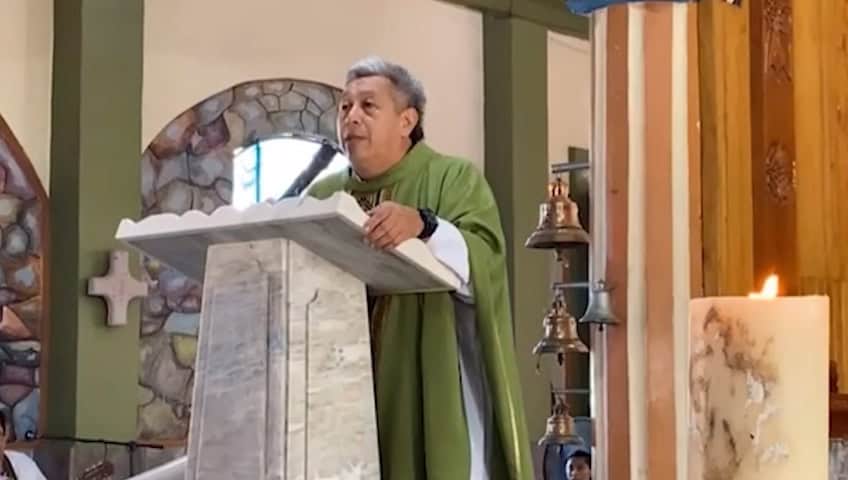 Llama el padre Camacho a feligreses a ser agradecidos con Dios