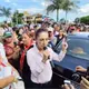 Increpan a Sheinbaum en Poza Rica por jóvenes atrapados en residencias
