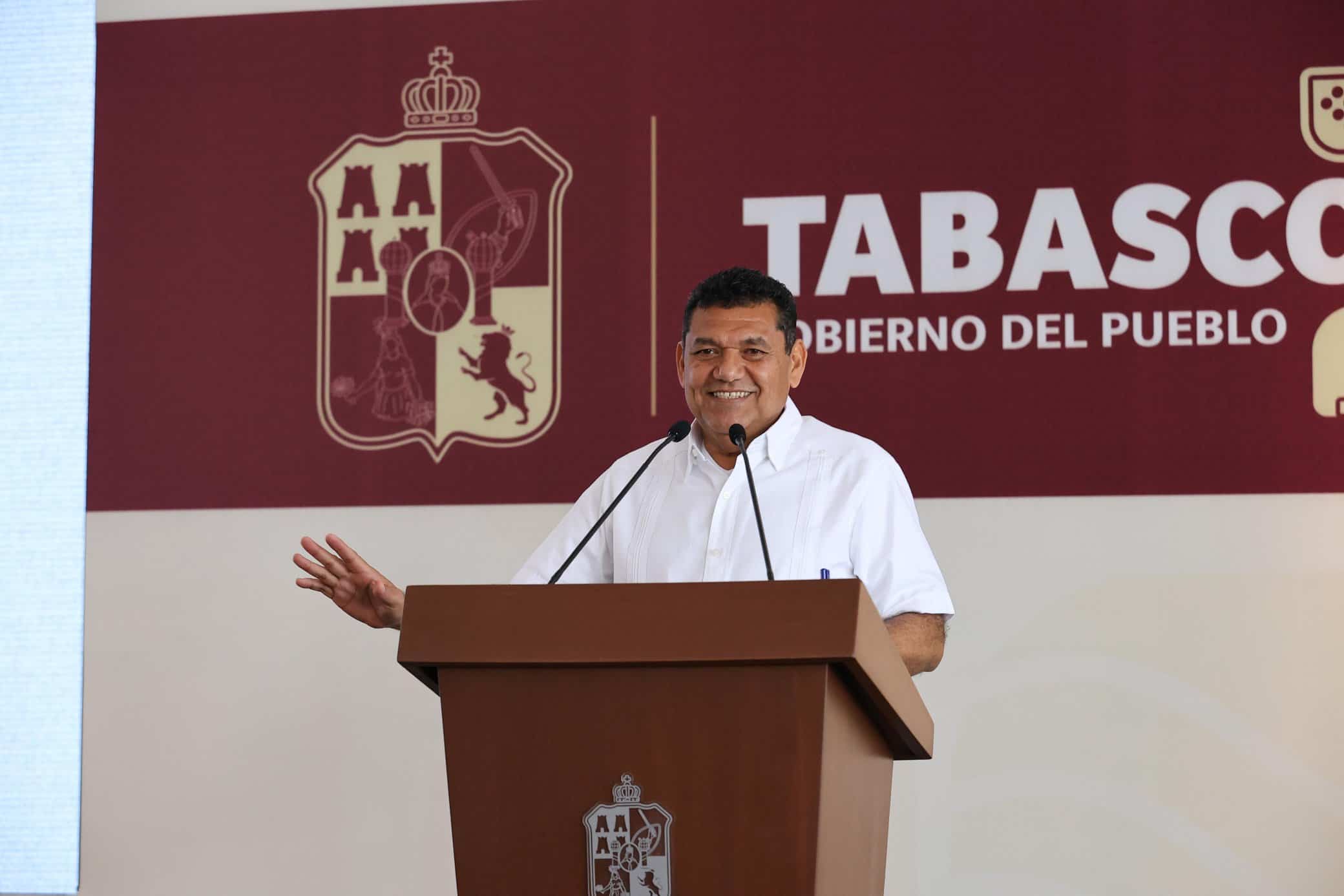 May insiste que hay una guerra sucia contra su gobierno; ‘nada les gusta’, dice