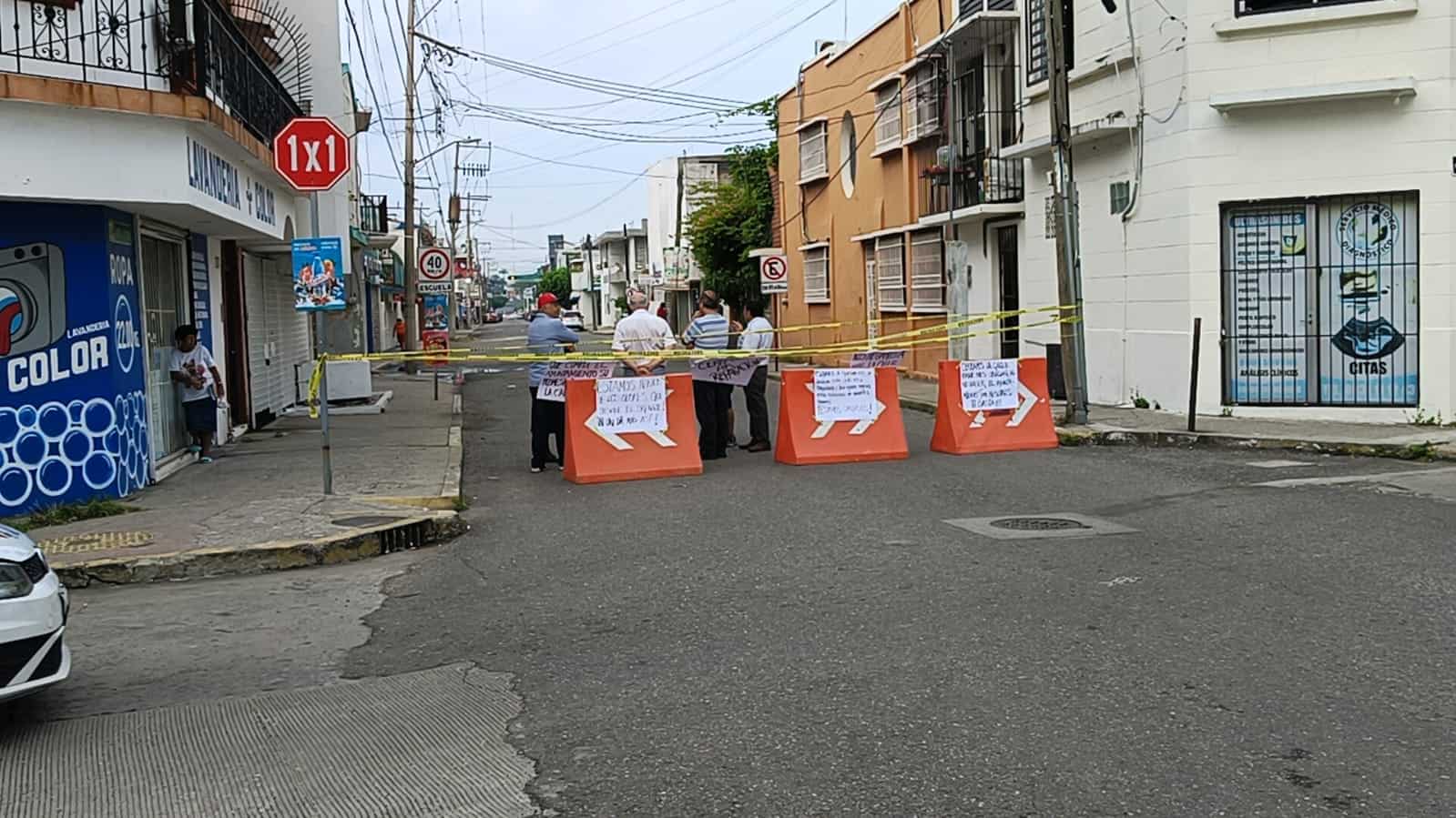 Tras bloqueo en la colonia Centro, manifestantes consiguen reparación de drenaje