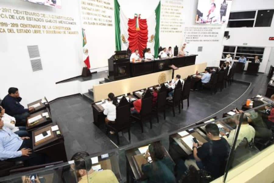 Congreso de Tabasco guarda minuto de silencio por las víctimas de inundaciones en cinco estados del país