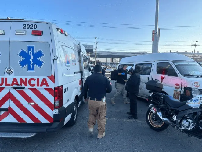 Mujeres dan a luz en transporte público y banqueta en Edomex y CDMX