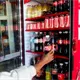 Sheinbaum defiende alza de impuestos a refrescos: ‘no es recaudación, es salud pública’