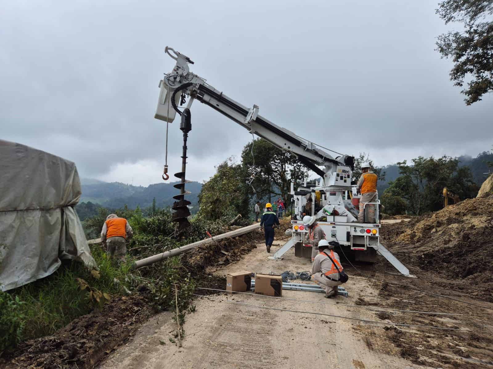 CFE ha restablecido 95.4% del servicio eléctrico en estados afectados por lluvias