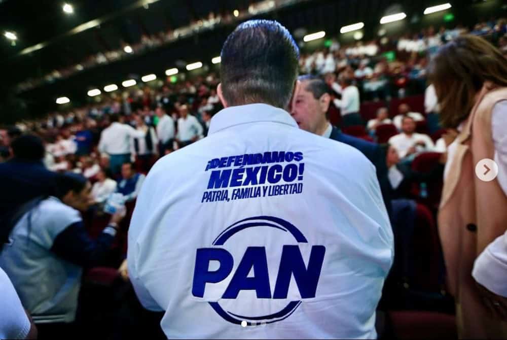 Con nueva imagen y a 86 años de su fundación el PAN realizó su marcha de relanzamiento