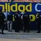Hombre dormido en la banqueta genera movilización policiaca en Tierra Colorada