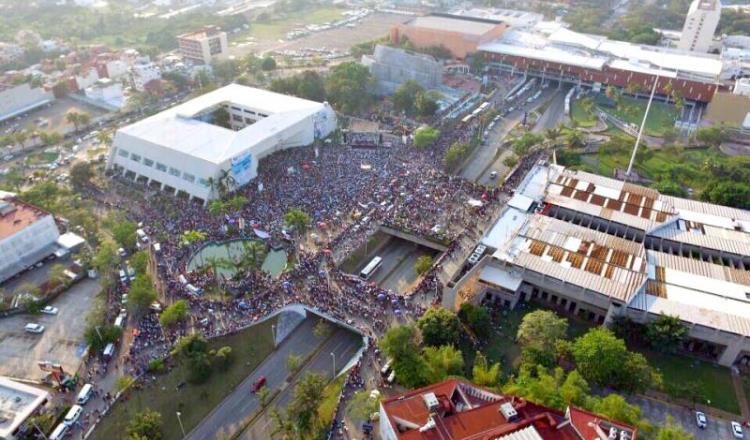 Más de 40 mil personas acudieron al evento de AMLO, estima Morena