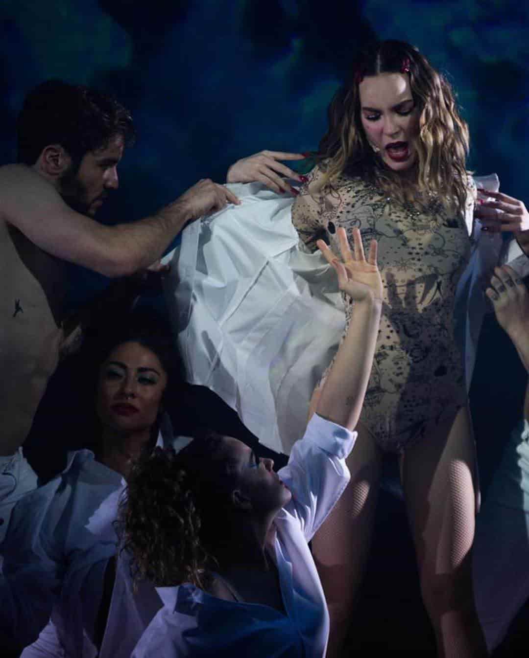 Así luce Belinda en la obra Hoy No Me Puedo Levantar Así luce Belinda en la obra Hoy No Me Puedo Levantar