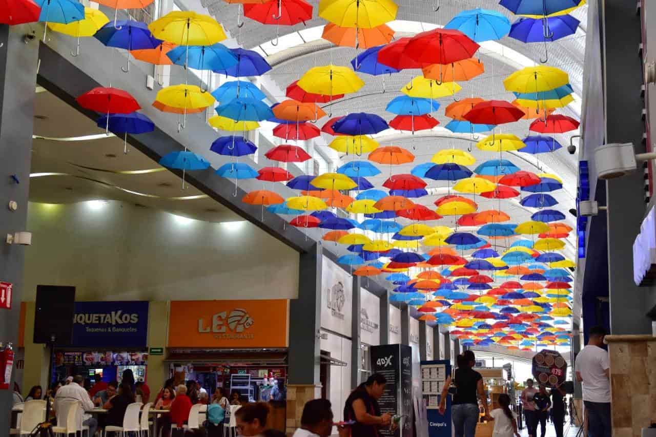 Ya hay en Villahermosa un cielo de paraguas de colores