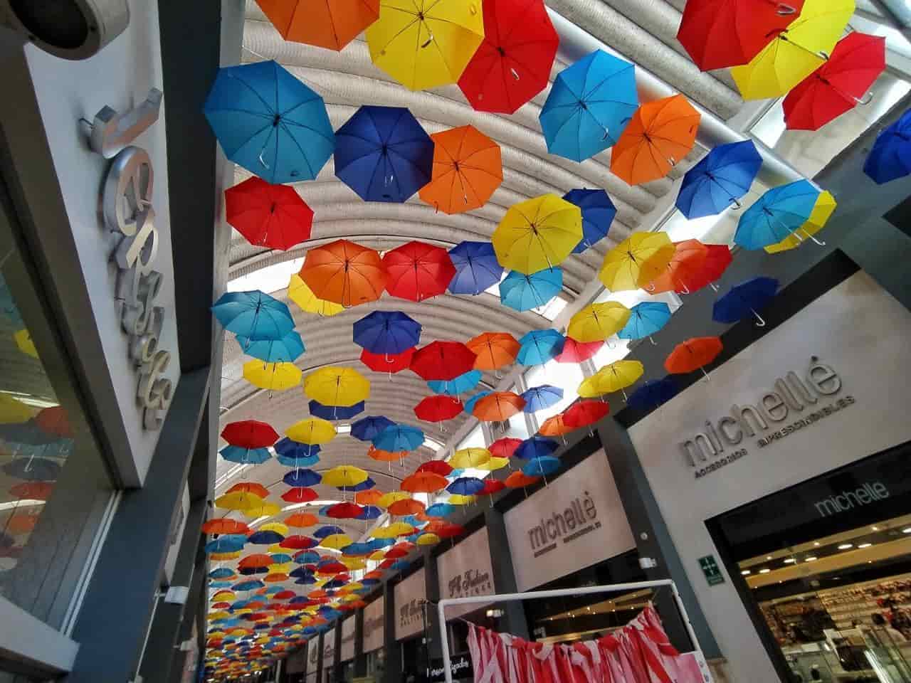 Ya hay en Villahermosa un cielo de paraguas de colores