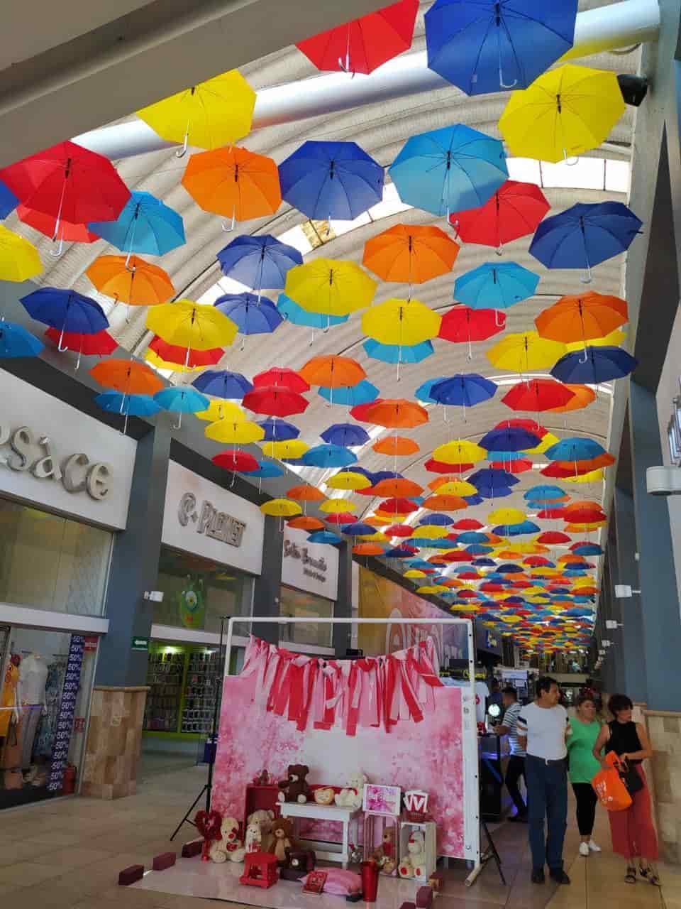 Ya hay en Villahermosa un cielo de paraguas de colores