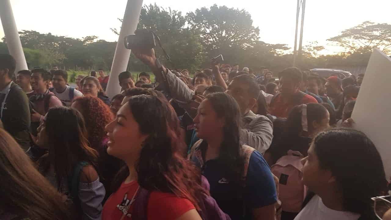 Se manifiestan estudiantes y docentes del Tecnológico de Comalcalco