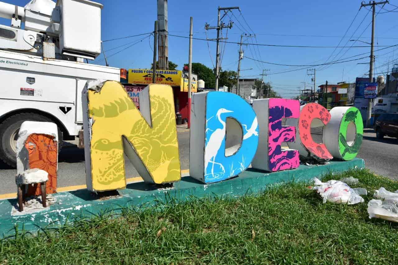 Poco duró el gusto de las letras de colores en Indeco