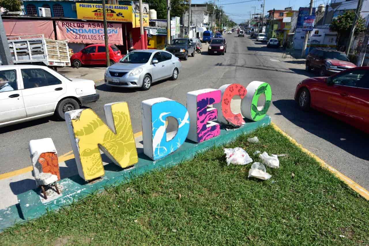 Poco duró el gusto de las letras de colores en Indeco