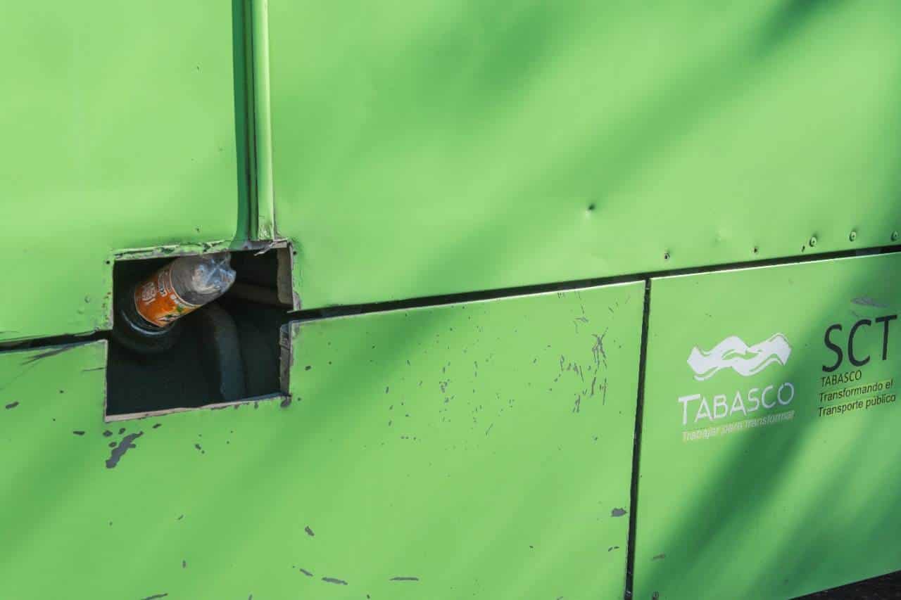 Circulan chatarras de Transbus por calles de Villahermosa