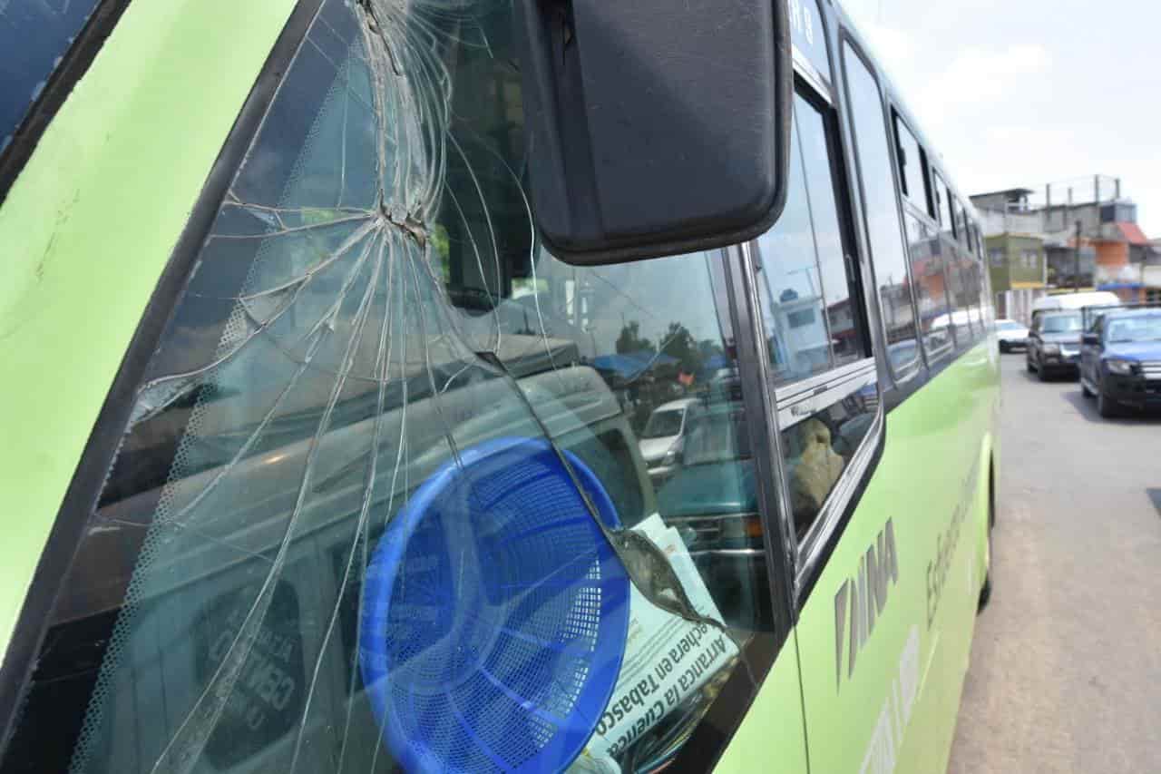 Circulan chatarras de Transbus por calles de Villahermosa