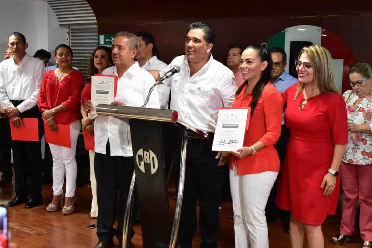 Presenta PRI-Tabasco a nuevos integrantes del CDE Presenta PRI-Tabasco a nuevos integrantes del CDE