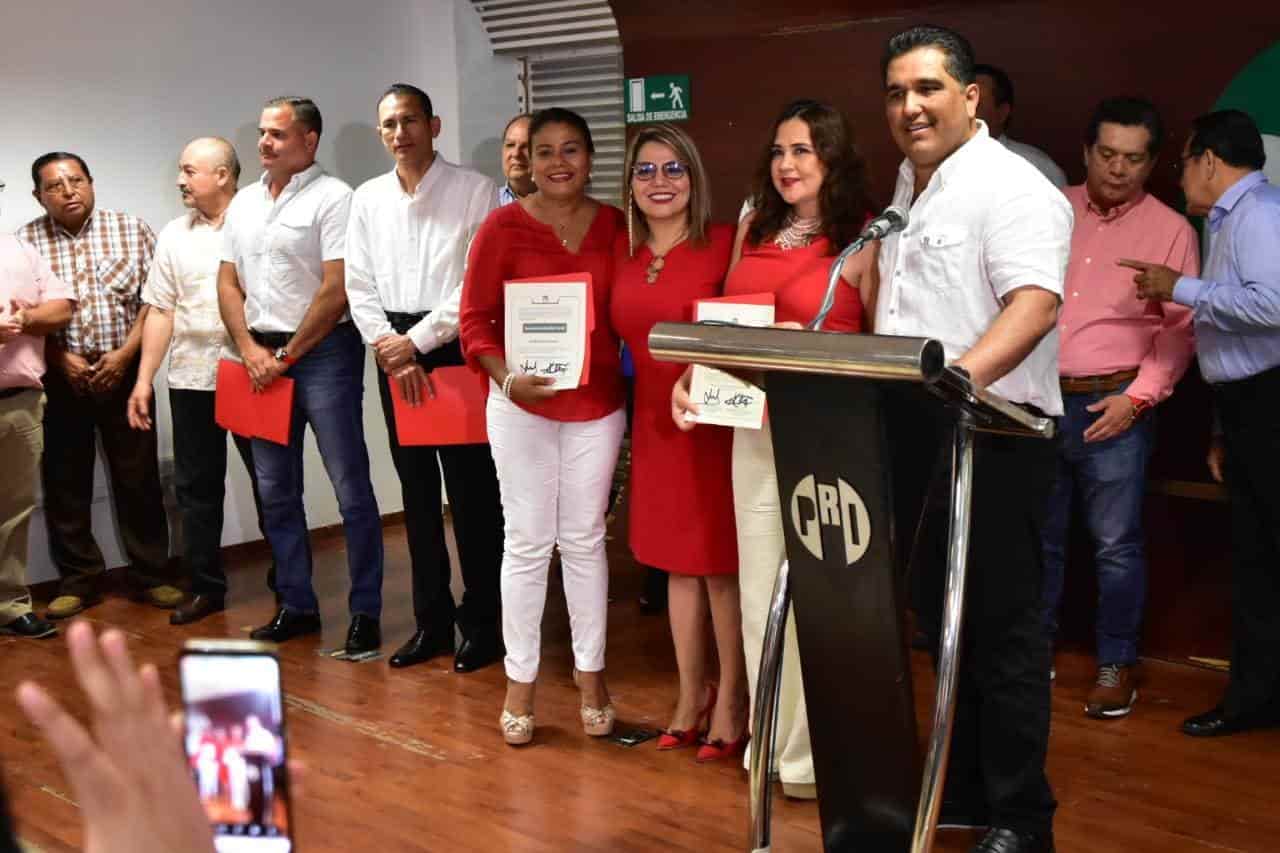 Presenta PRI-Tabasco a nuevos integrantes del CDE Presenta PRI-Tabasco a nuevos integrantes del CDE