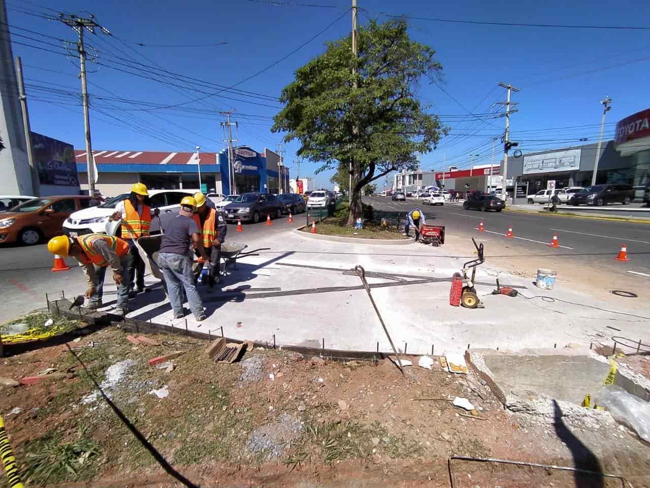 Construyen retorno sobre la Av. Usumacinta a la altura del monumento Sánchez Magallanes Construyen retorno sobre la Av. Usumacinta a la altura del monumento Sánchez Magallanes
