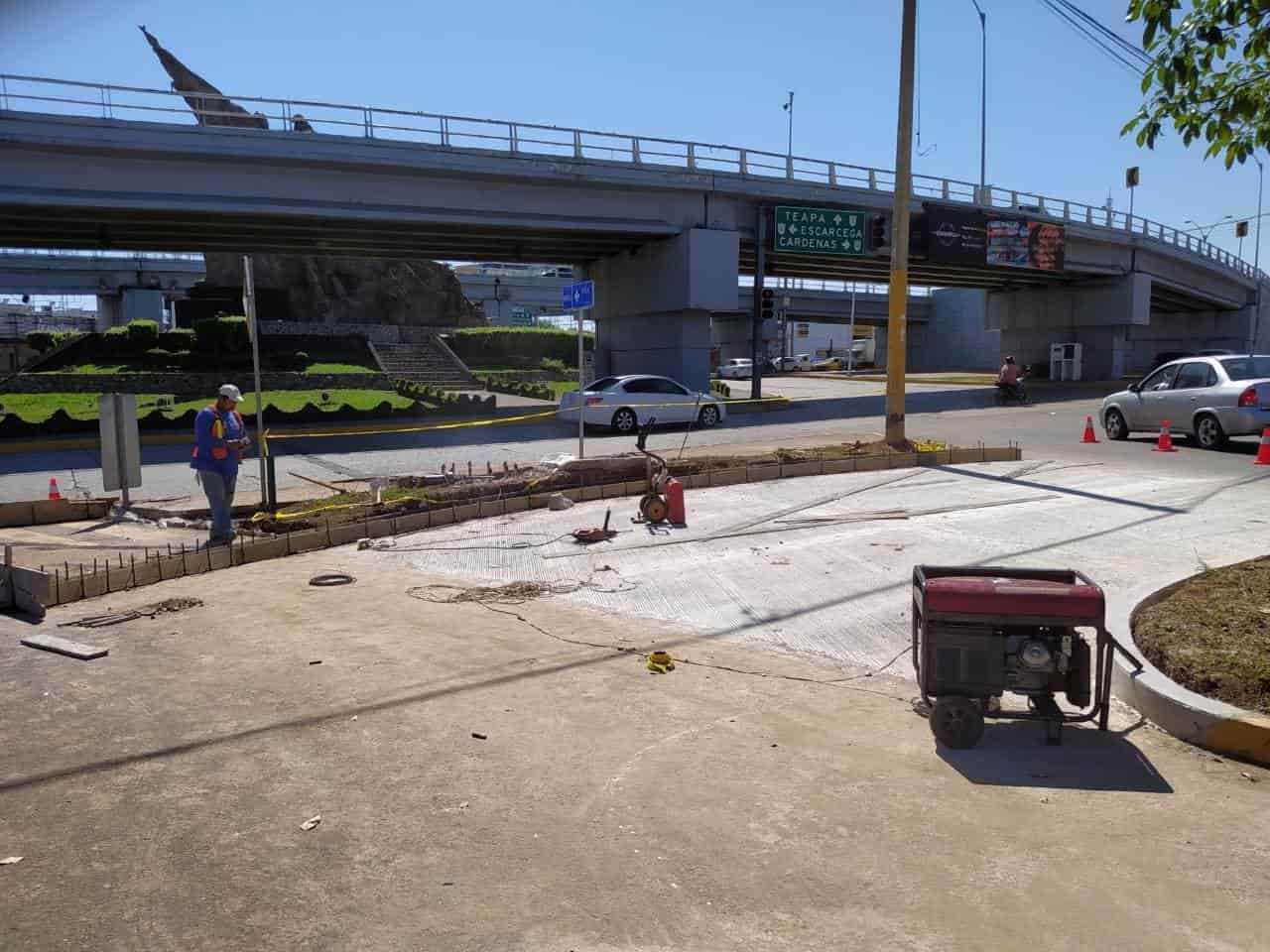 Construyen retorno sobre la Av. Usumacinta a la altura del monumento Sánchez Magallanes Construyen retorno sobre la Av. Usumacinta a la altura del monumento Sánchez Magallanes