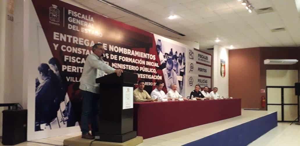 Entregan constancias de formación inicial de Fiscales del ministerio público Entregan constancias de formación inicial de Fiscales del ministerio público