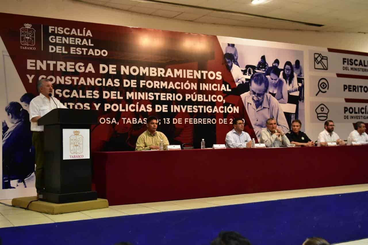 Entregan constancias de formación inicial de Fiscales del ministerio público Entregan constancias de formación inicial de Fiscales del ministerio público
