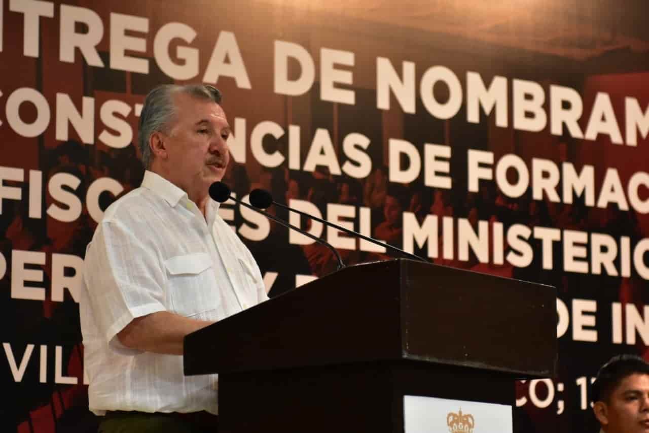 Entregan constancias de formación inicial de Fiscales del ministerio público Entregan constancias de formación inicial de Fiscales del ministerio público