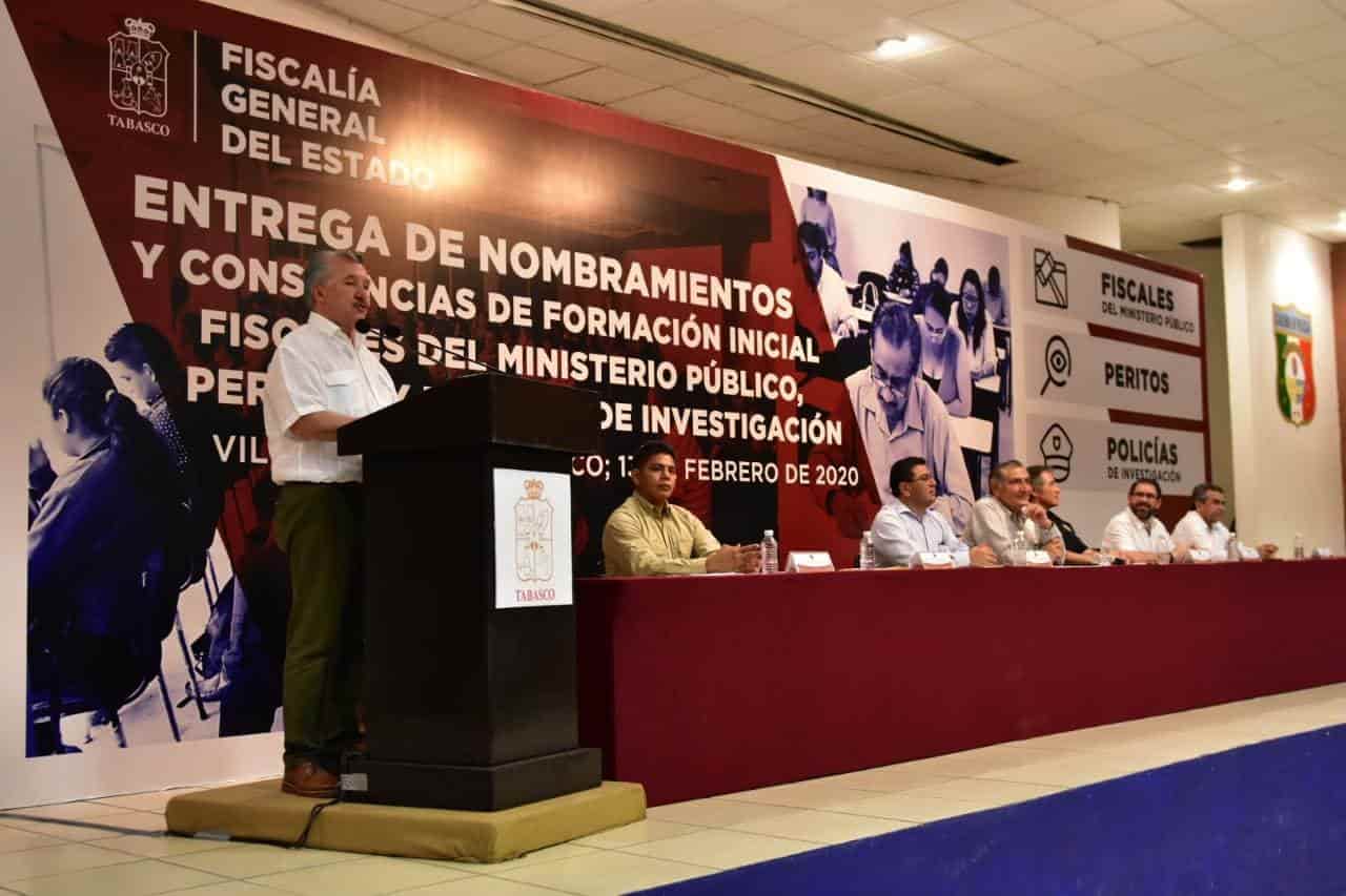 Entregan constancias de formación inicial de Fiscales del ministerio público Entregan constancias de formación inicial de Fiscales del ministerio público