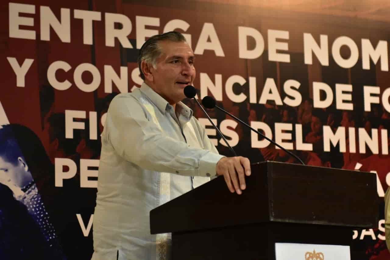 Entregan constancias de formación inicial de Fiscales del ministerio público Entregan constancias de formación inicial de Fiscales del ministerio público