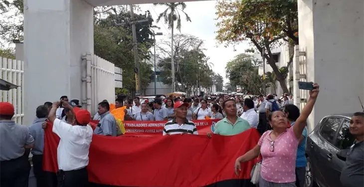 STAIUJAT marcha nuevamente para pedir aumento salarial del 20%