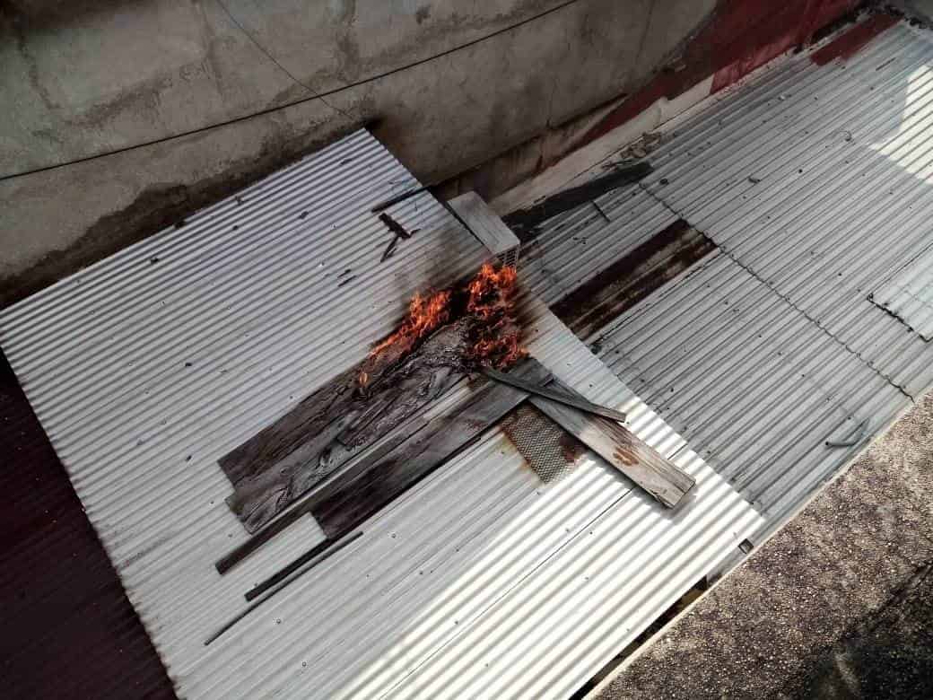 Se incendia un negocio en el centro de la ciudad