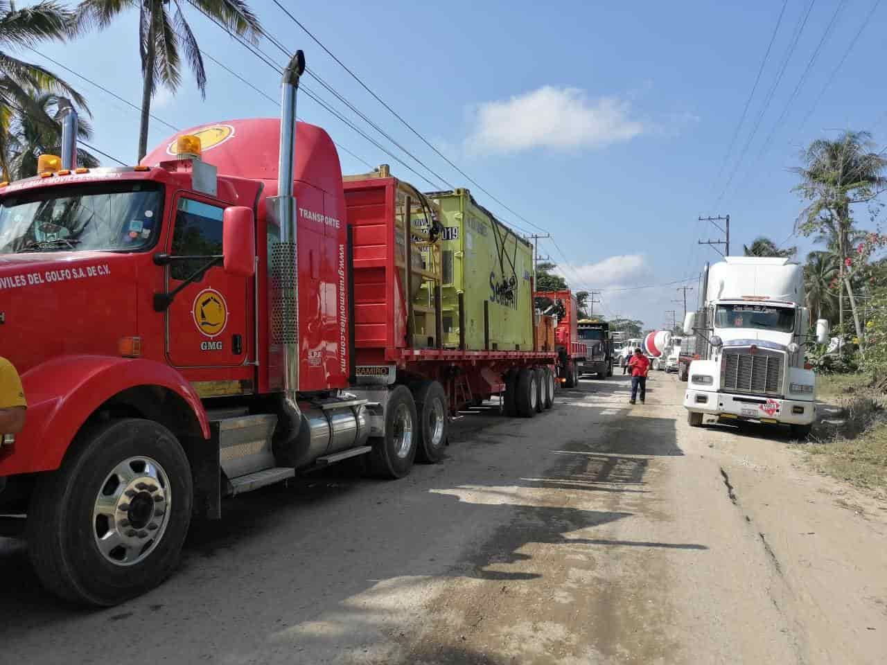 Pobladores bloquean carretera Paraíso-Dos Bocas Pobladores bloquean carretera Paraíso-Dos Bocas