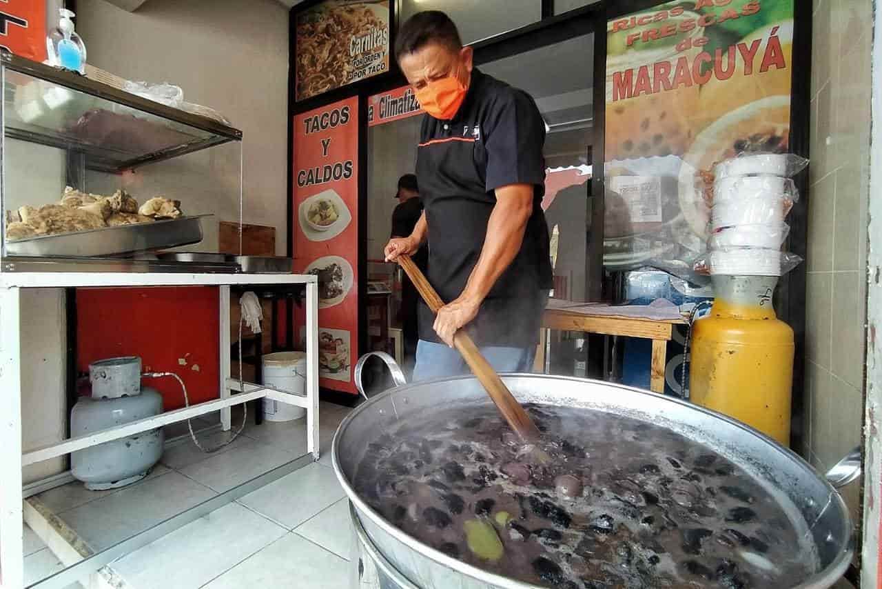 Regala 200 platos de comida diarios para afectados por contingencia Regala 200 platos de comida diarios para afectados por contingencia