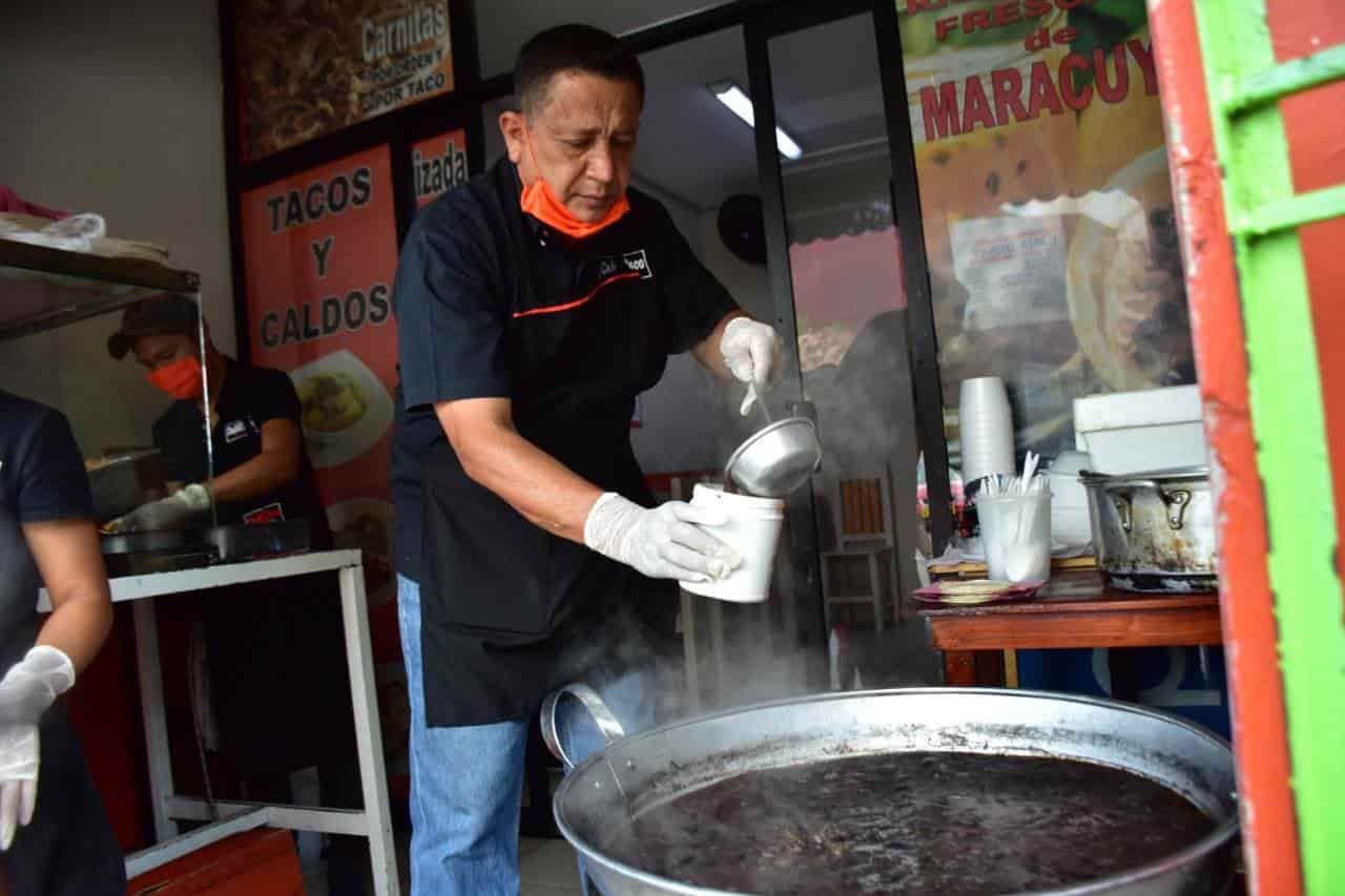 Regala 200 platos de comida diarios para afectados por contingencia Regala 200 platos de comida diarios para afectados por contingencia