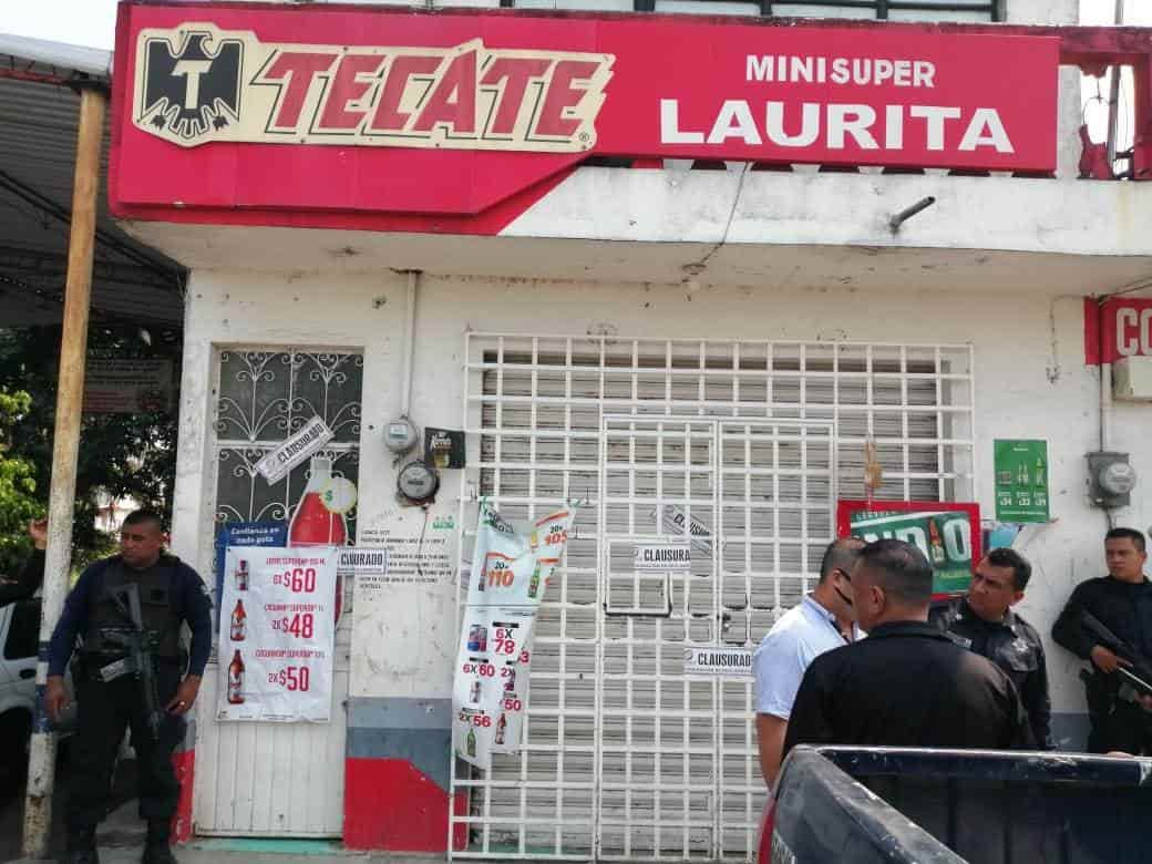 Clausuran negocios y depósitos de cerveza por violar decreto de prevención del Covid-19 en Comalcalco y Jalpa