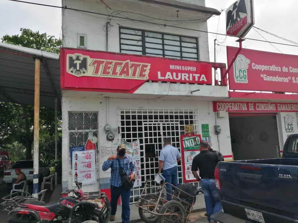Clausuran negocios y depósitos de cerveza por violar decreto de prevención del Covid-19 en Comalcalco y Jalpa
