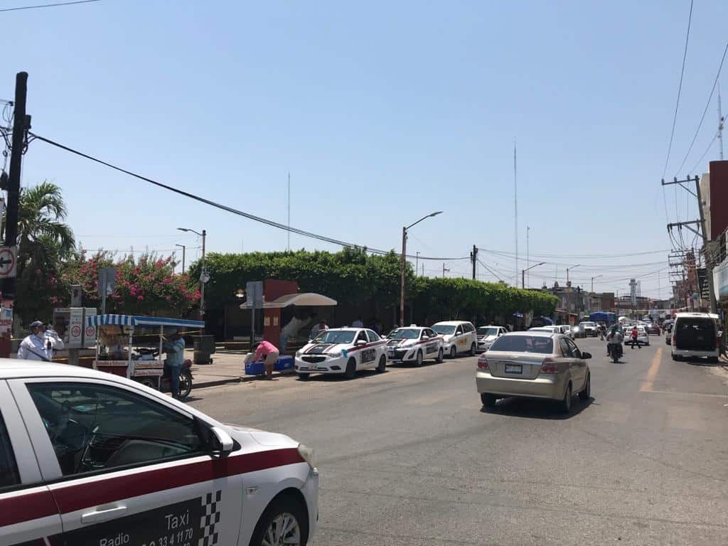 Restringen acceso y limitan tiempo de compra en mercado público de Comalcalco para evitar propagación del coronavirus