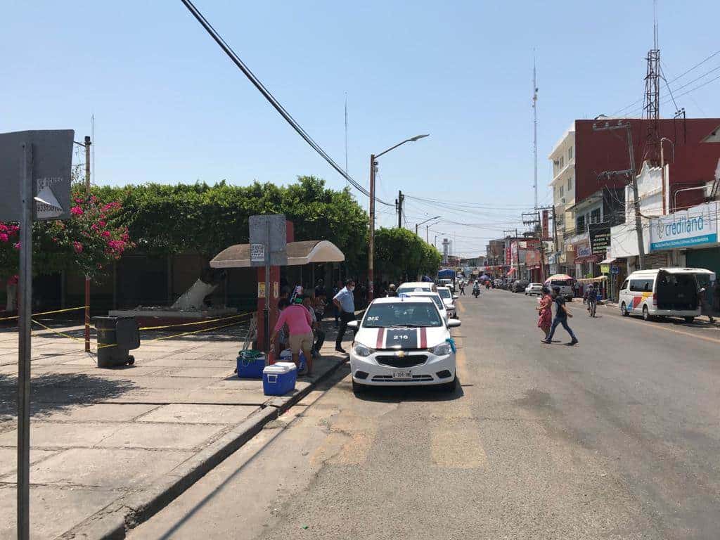 Restringen acceso y limitan tiempo de compra en mercado público de Comalcalco para evitar propagación del coronavirus