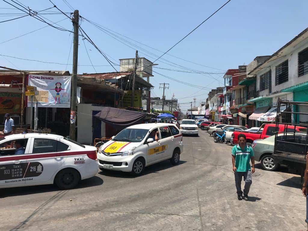 Restringen acceso y limitan tiempo de compra en mercado público de Comalcalco para evitar propagación del coronavirus