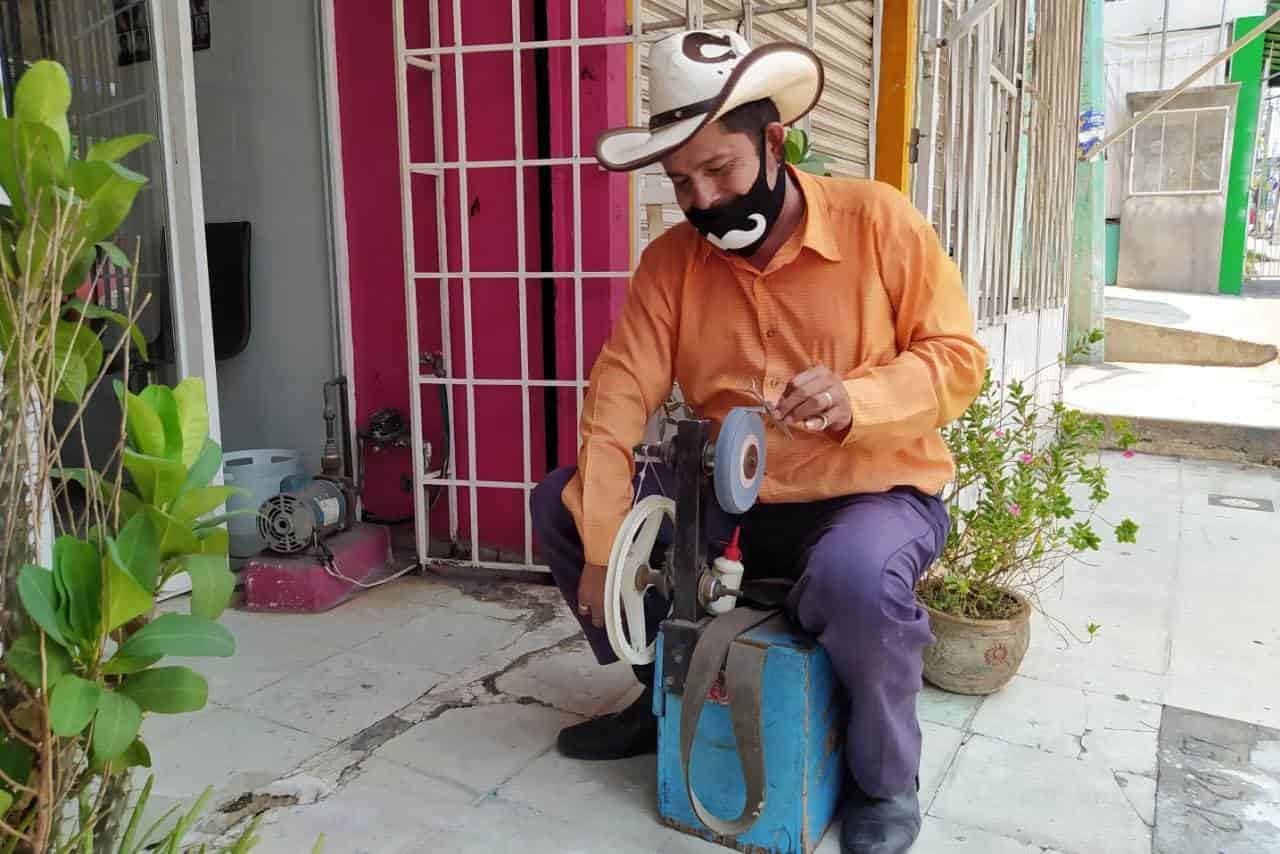 FOTO GALERÍA: El cambaceo, la estrategia de venta que subsiste a los tiempos del coronavirus FOTO GALERÍA: El cambaceo, la estrategia de venta que subsiste a los tiempos del coronavirus