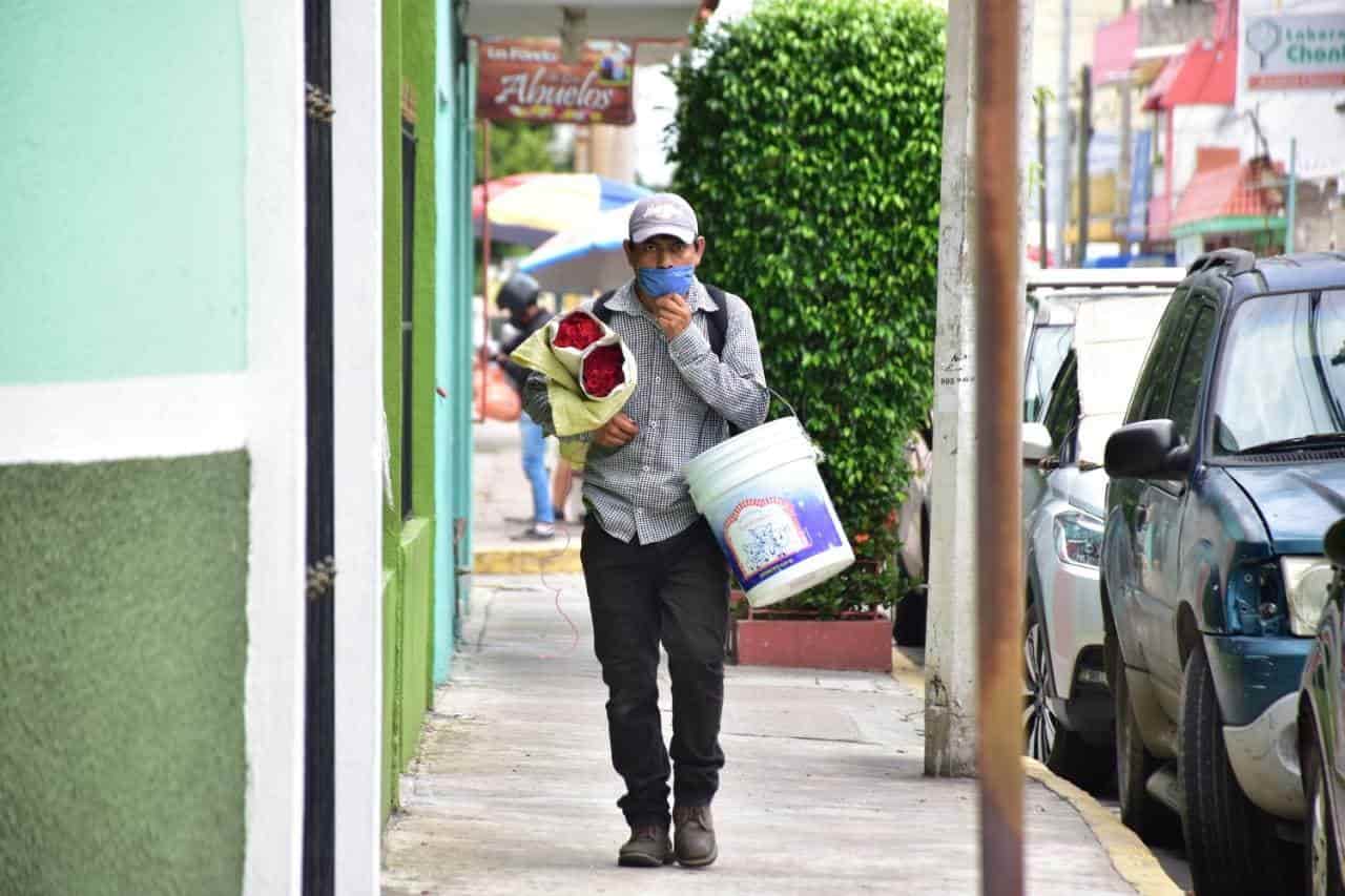 FOTO GALERÍA: El cambaceo, la estrategia de venta que subsiste a los tiempos del coronavirus FOTO GALERÍA: El cambaceo, la estrategia de venta que subsiste a los tiempos del coronavirus
