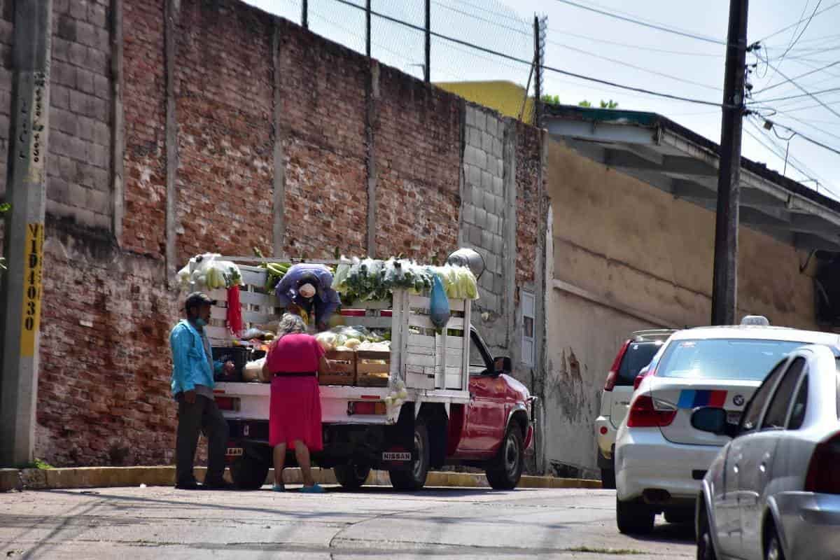 FOTO GALERÍA: El cambaceo, la estrategia de venta que subsiste a los tiempos del coronavirus FOTO GALERÍA: El cambaceo, la estrategia de venta que subsiste a los tiempos del coronavirus